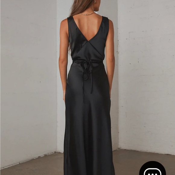 Loren Midi Dress - Black - Picture 3 of 3